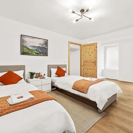 2 Zimmer Apartments, 4 Betten, Vollmoebliert,Zentrale Lage Am S-Bahnhof Berlino Esterno foto