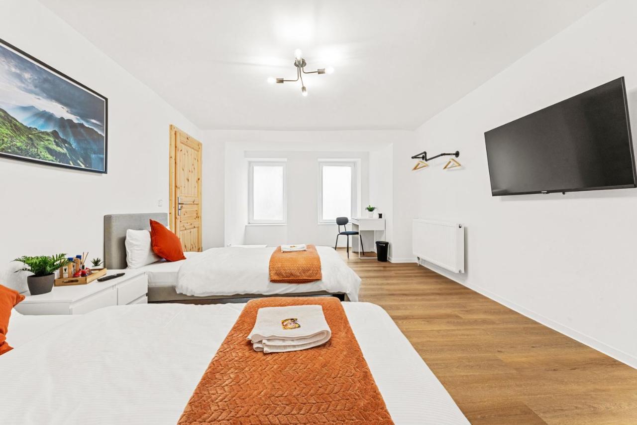 2 Zimmer Apartments, 4 Betten, Vollmoebliert,Zentrale Lage Am S-Bahnhof Berlino Esterno foto