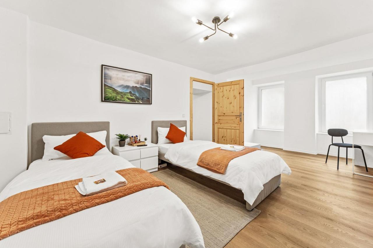 2 Zimmer Apartments, 4 Betten, Vollmoebliert,Zentrale Lage Am S-Bahnhof Berlino Esterno foto